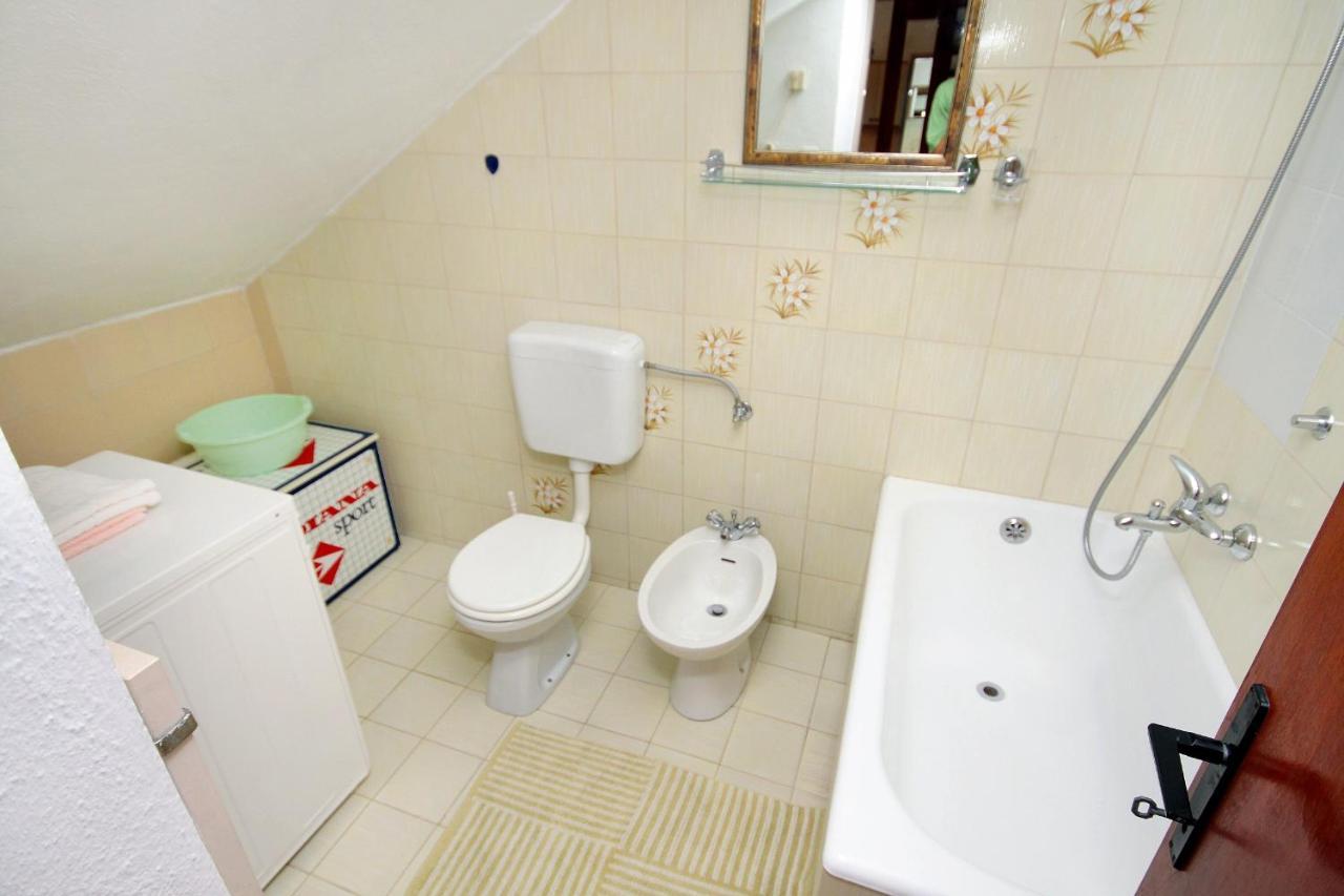 Apartments with a parking space Novi Vinodolski - 2423 Zewnętrze zdjęcie