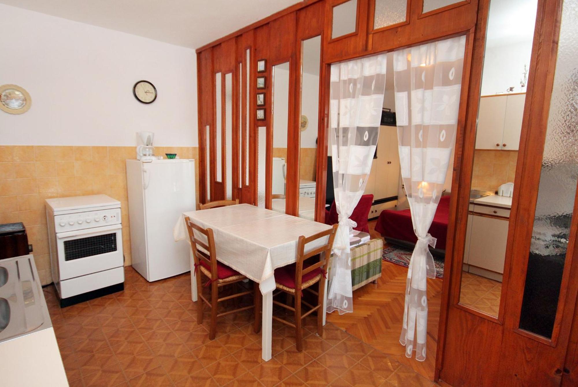 Apartments with a parking space Novi Vinodolski - 2423 Pokój zdjęcie